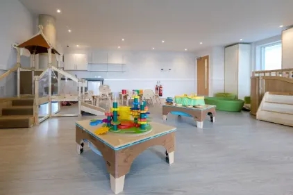 Nursery photograph 1757606433211 - profile view