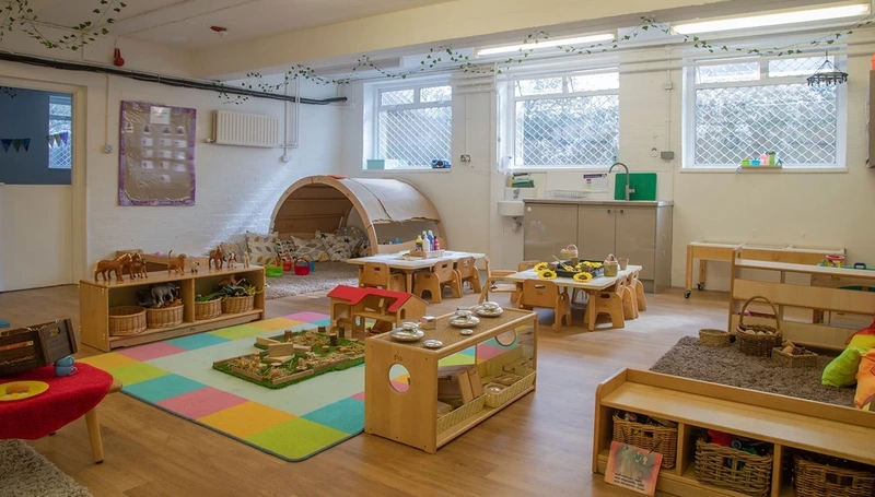 Nursery photograph 1775136360485 - profile view