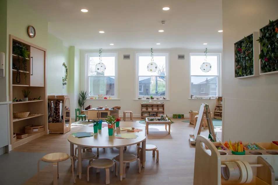 Nursery photograph 1774976609112 - profile view