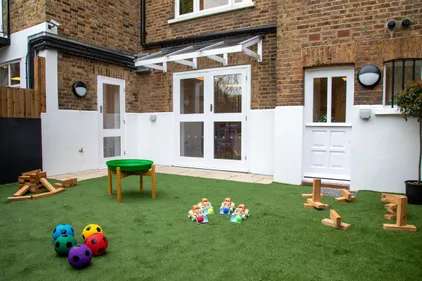 Nursery photograph 1774976609263 - profile view