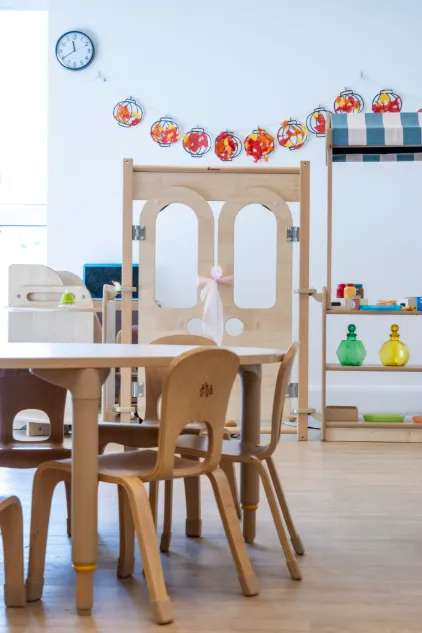 Nursery photograph 1778075896056 - profile view