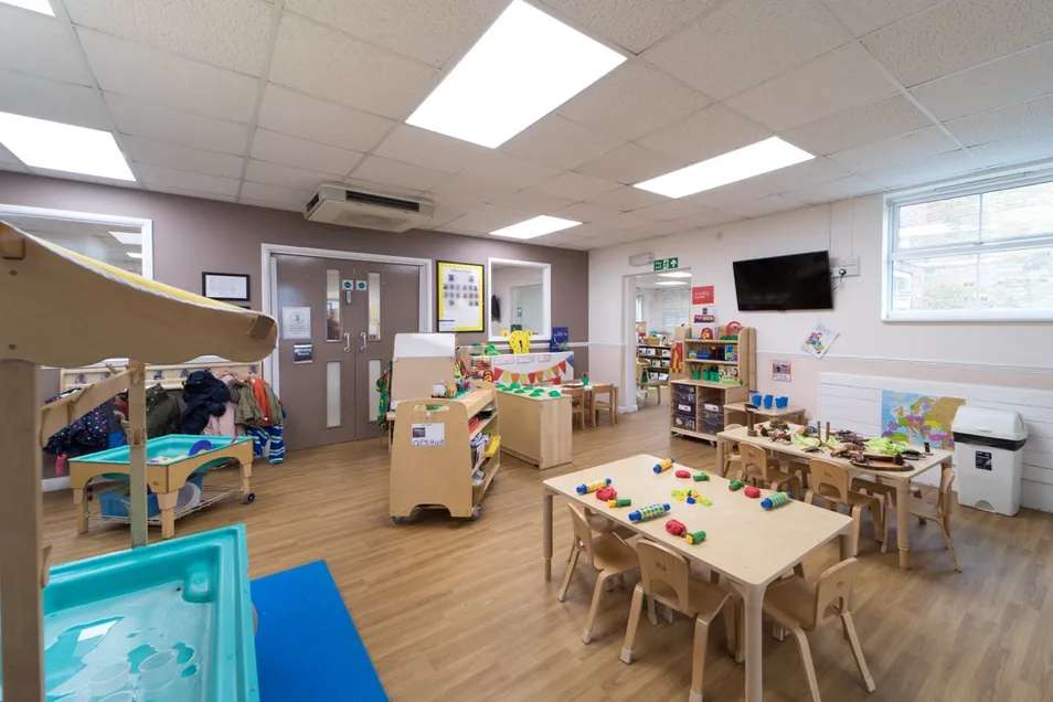 Nursery photograph 1774976682814 - profile view