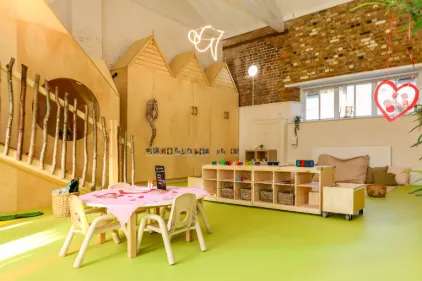 Nursery photograph 1770983881339 - profile view