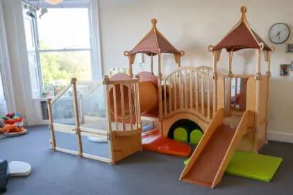 Nursery photograph 1771577435987 - profile view