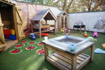 Nursery photograph 1771577437983 - profile view