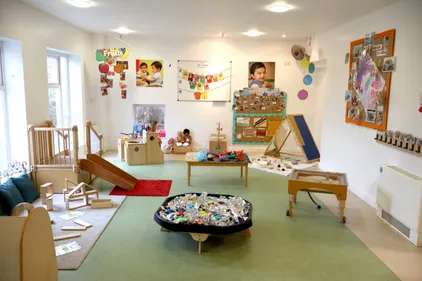 Nursery photograph 1774976699006 - profile view