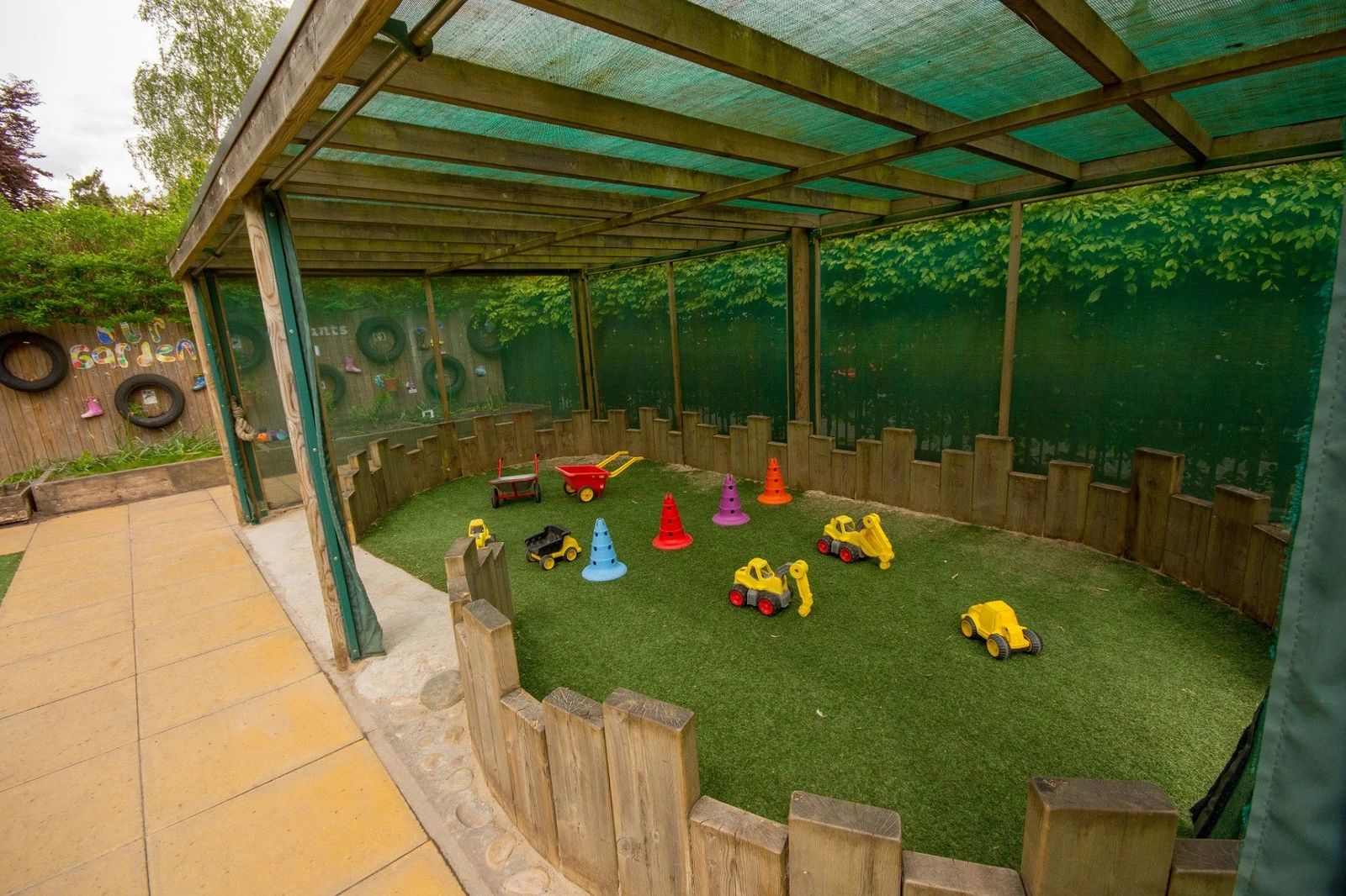 1775137147178-0007-sale-garden-canopy.jpg