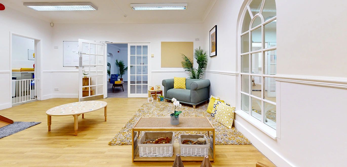 1775135878563-0003-sonning-lane-room3.jpg