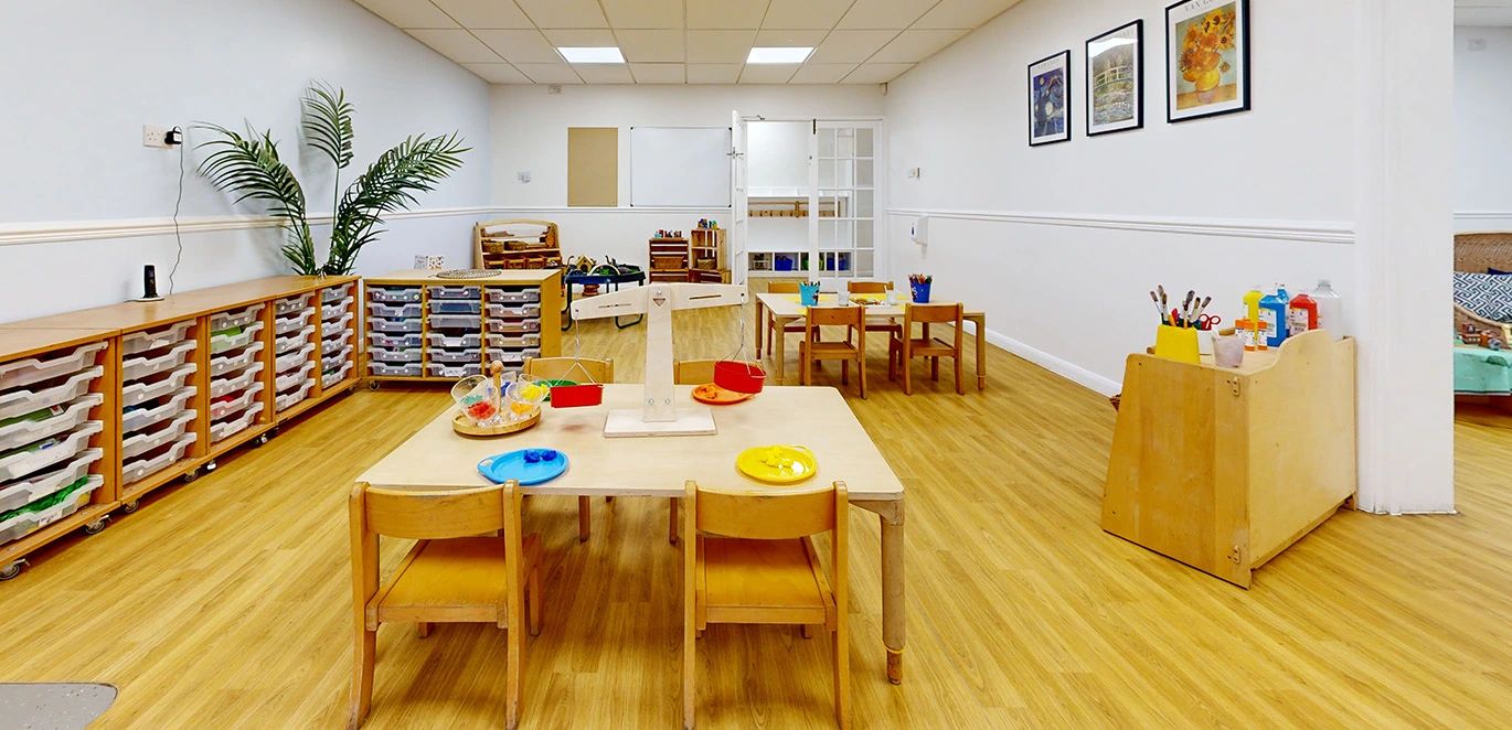 1775135878563-0005-sonning-lane-room5.jpg