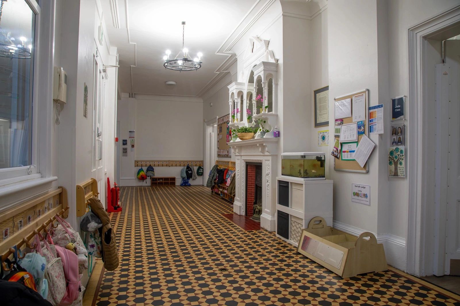 1775136428680-0004-norfolk-lodge-hallway.jpg