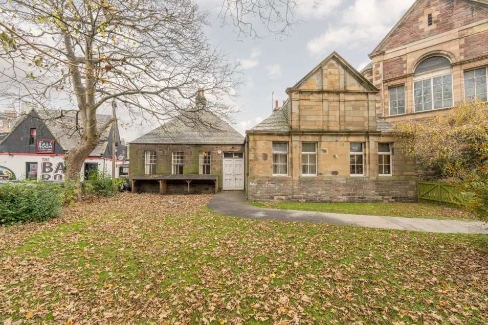 Profile image 1767967466098 of 3 Nursery photograph 1767967466098 - profile view