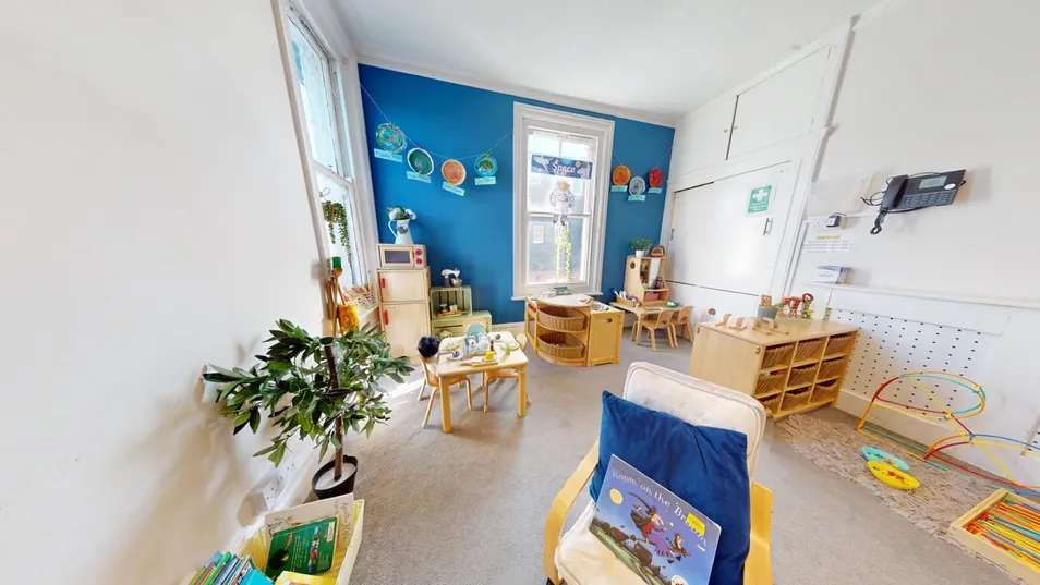 Profile image 1774976675818 of 10 Nursery photograph 1774976675818 - profile view
