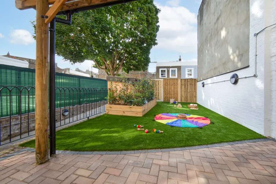 Profile image 1775048653613 of 10 Nursery photograph 1775048653613 - profile view