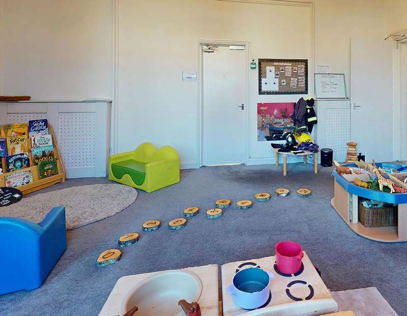 Profile image 1775136549352 of 9 Nursery photograph 1775136549352 - profile view